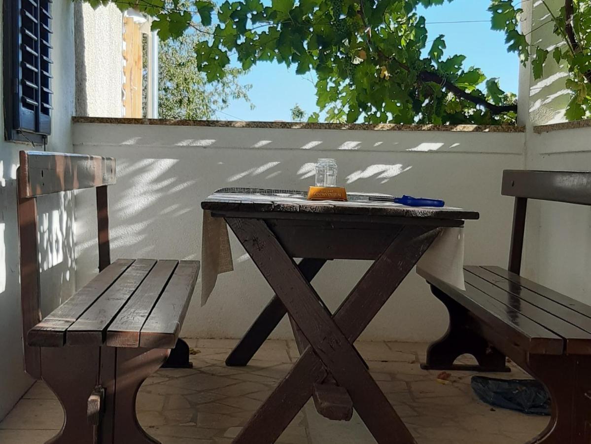 Holiday Home Loznati Cres Luaran gambar