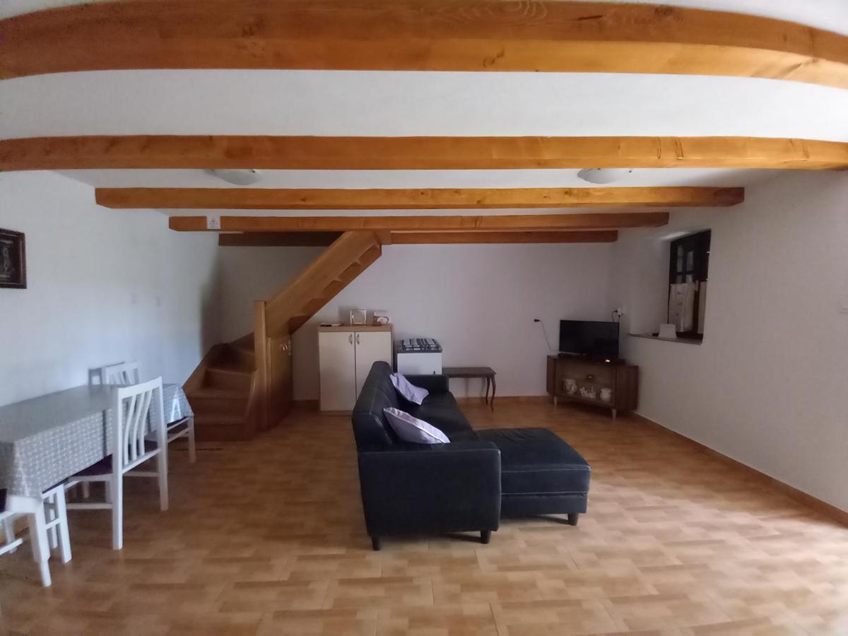 Holiday Home Loznati Cres Luaran gambar