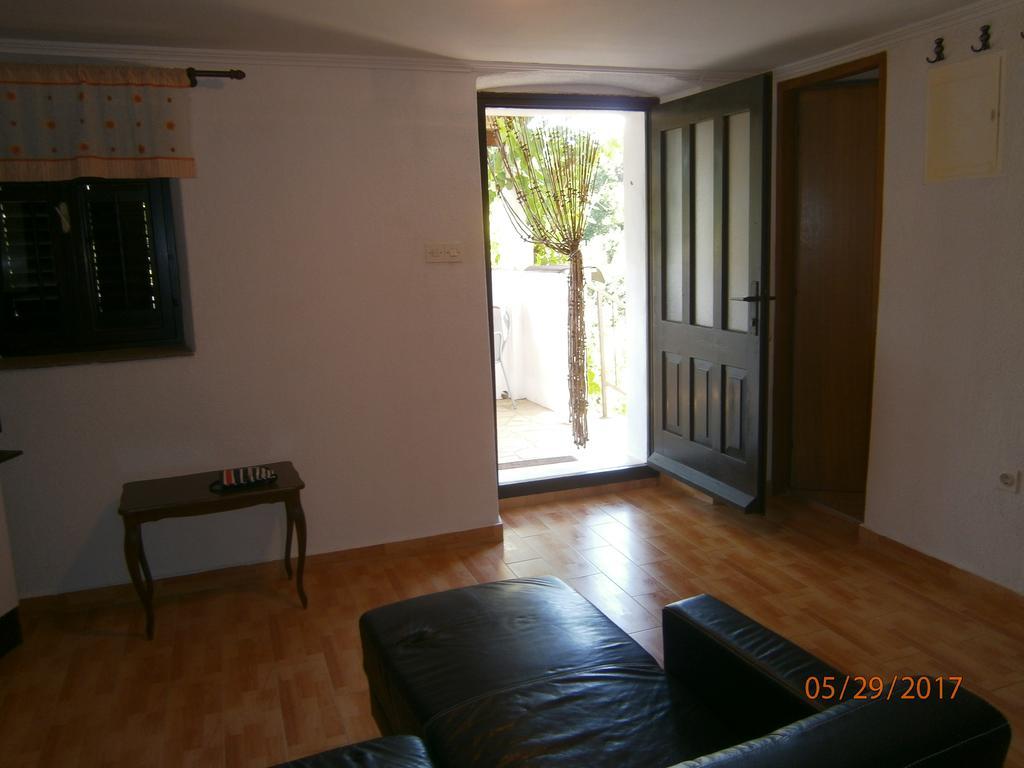 Holiday Home Loznati Cres Luaran gambar