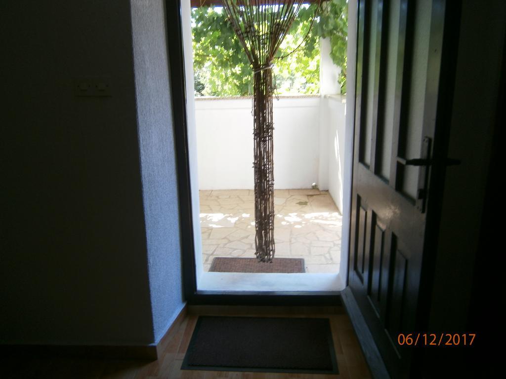 Holiday Home Loznati Cres Luaran gambar